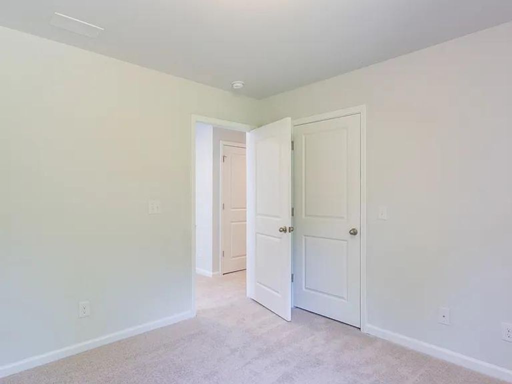 Image 13 of property listing at 127 Blossom Wood Lane, Summerville, SC 29486