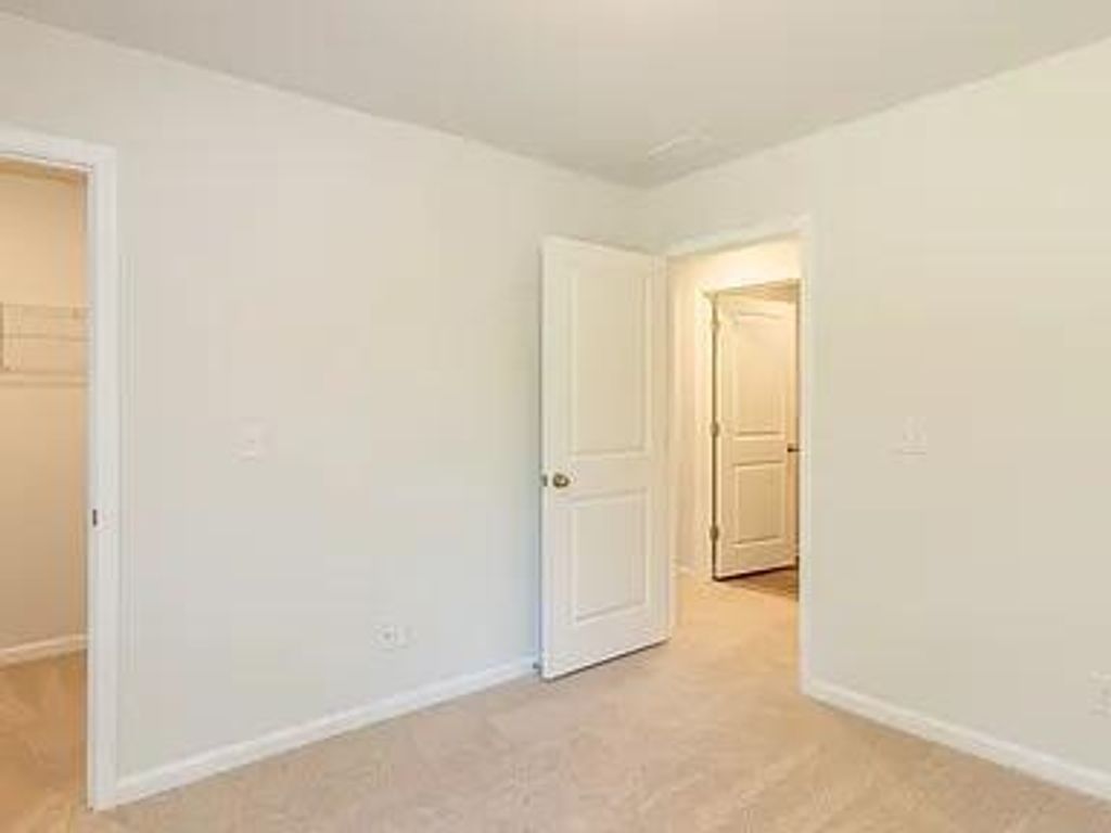 Image 16 of property listing at 127 Blossom Wood Lane, Summerville, SC 29486