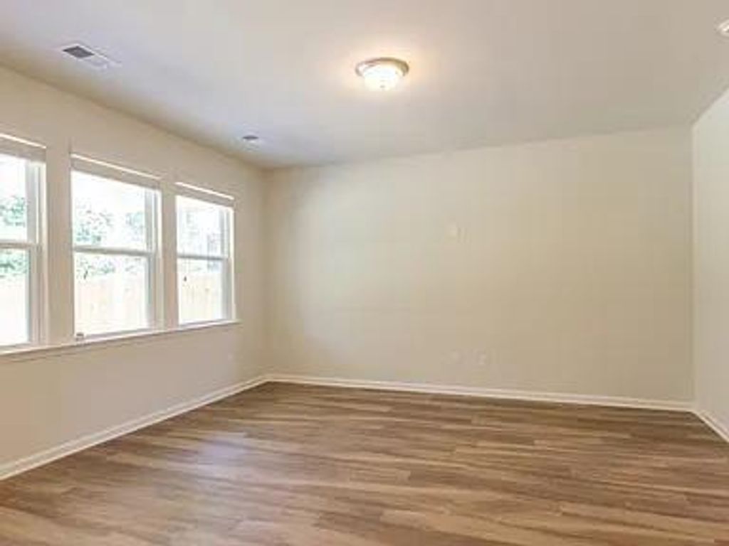 Image 18 of property listing at 127 Blossom Wood Lane, Summerville, SC 29486