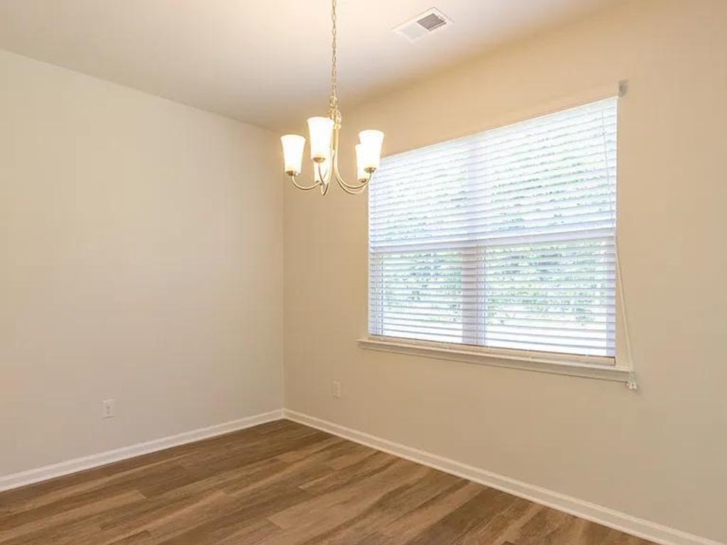 Image 25 of property listing at 127 Blossom Wood Lane, Summerville, SC 29486