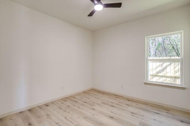 933 Colorado River Drive, Granbury, TX 76048