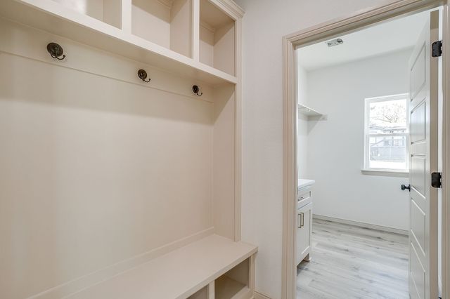 933 Colorado River Drive, Granbury, TX 76048