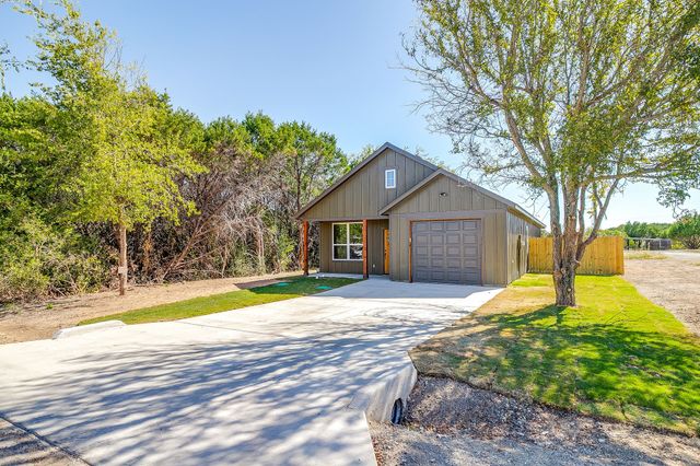 933 Colorado River Drive, Granbury, TX 76048