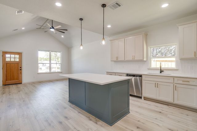 933 Colorado River Drive, Granbury, TX 76048