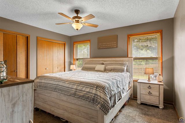 7523 SW 26th ST, Topeka, KS 66614