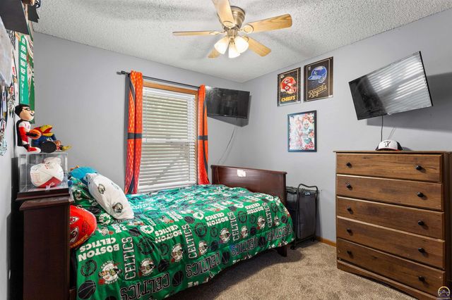 7523 SW 26th ST, Topeka, KS 66614