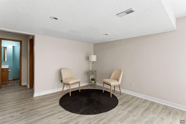 7523 SW 26th ST, Topeka, KS 66614