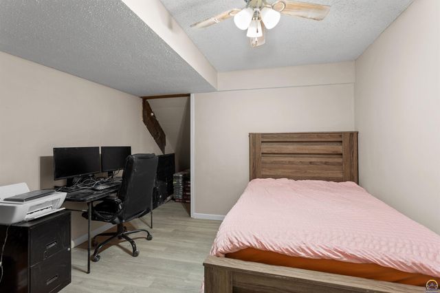 7523 SW 26th ST, Topeka, KS 66614