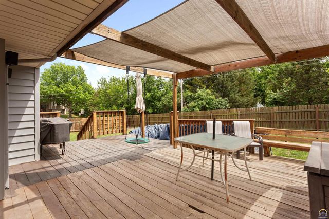 7523 SW 26th ST, Topeka, KS 66614
