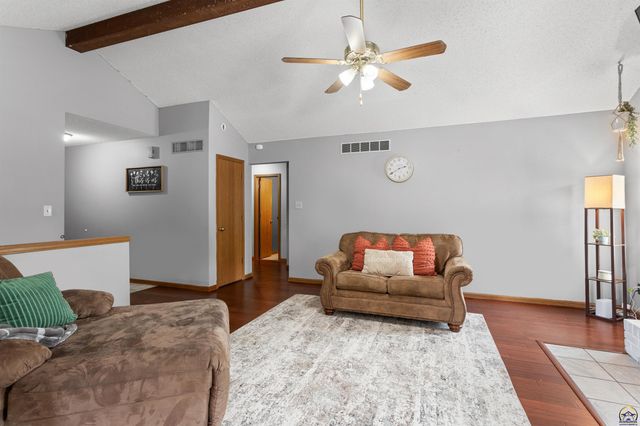 7523 SW 26th ST, Topeka, KS 66614