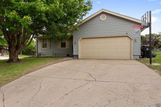 7523 SW 26th ST, Topeka, KS 66614
