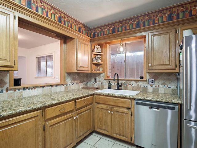 2815 N Grove Avenue, Oklahoma City, OK 73127