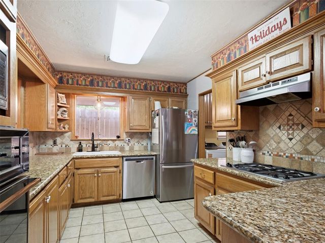 2815 N Grove Avenue, Oklahoma City, OK 73127