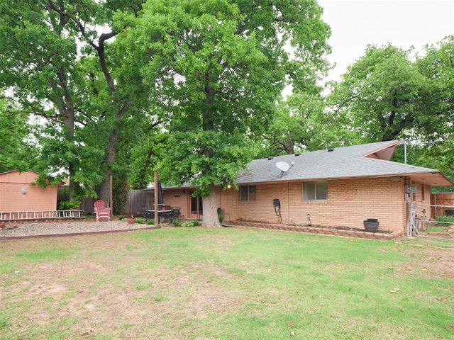 2815 N Grove Avenue, Oklahoma City, OK 73127