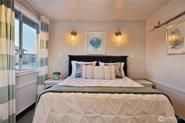 2805 N Bluff Road, Greenbank, WA 98253