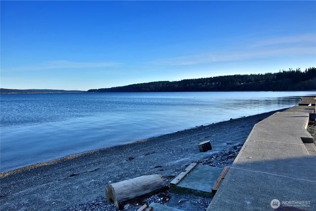 2805 N Bluff Road, Greenbank, WA 98253