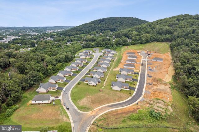 9 RIVER OAK DR, Staunton, VA 24401