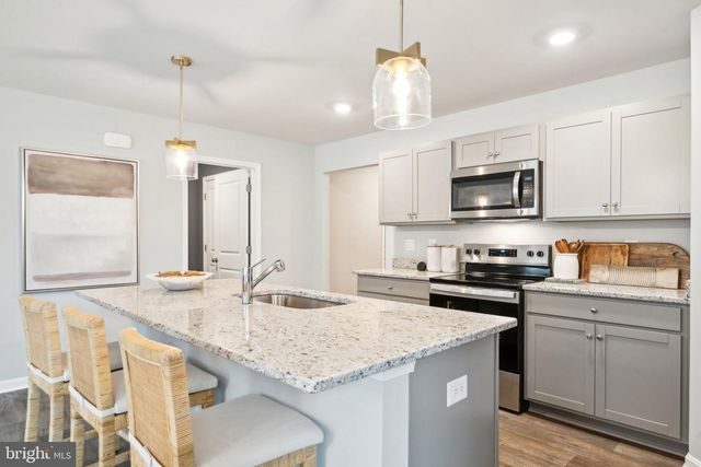 9 RIVER OAK DR, Staunton, VA 24401