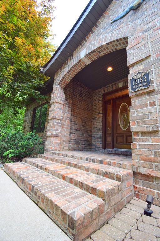 Image 16 of property listing at 12183 E Hutchison Road, Mt Vernon, IL 62864