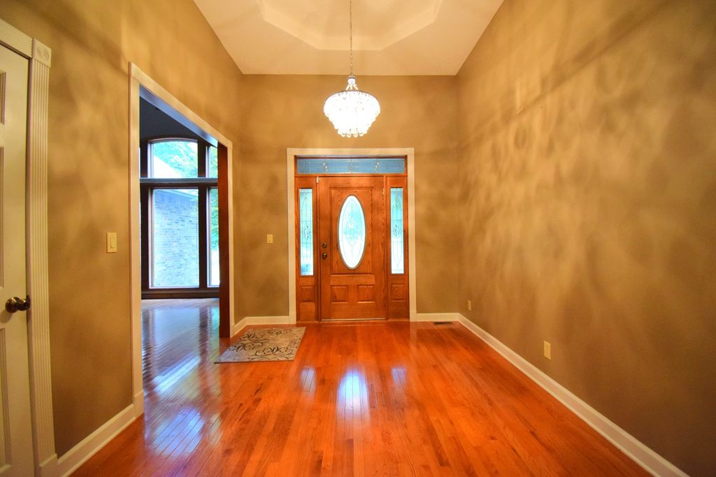 Image 18 of property listing at 12183 E Hutchison Road, Mt Vernon, IL 62864