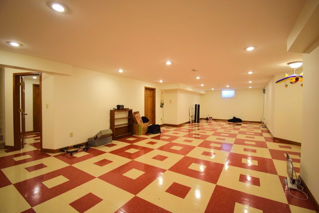 Image 46 of property listing at 12183 E Hutchison Road, Mt Vernon, IL 62864