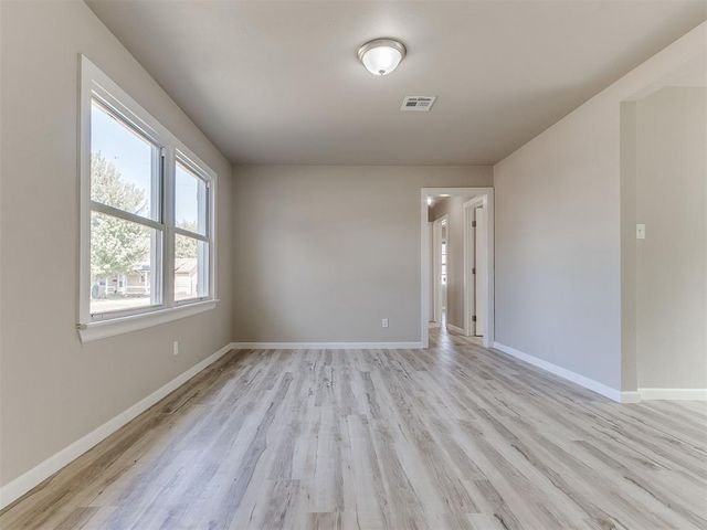 1116 W Hickory Lane, Midwest City, OK 73110