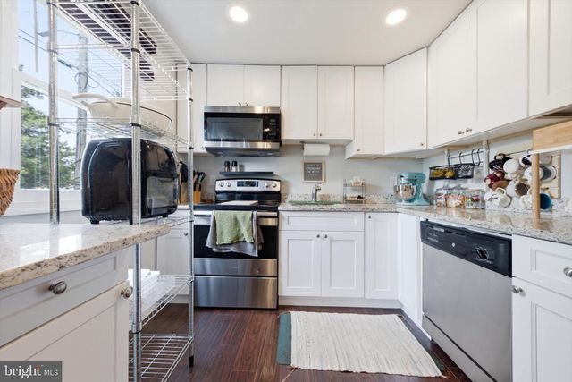 7809 BRIDGE DR, Baltimore, MD 21226