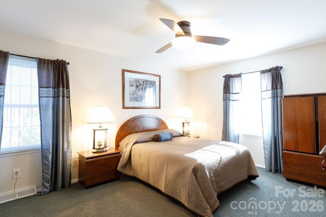 734 Charter Place, Charlotte, NC 28211