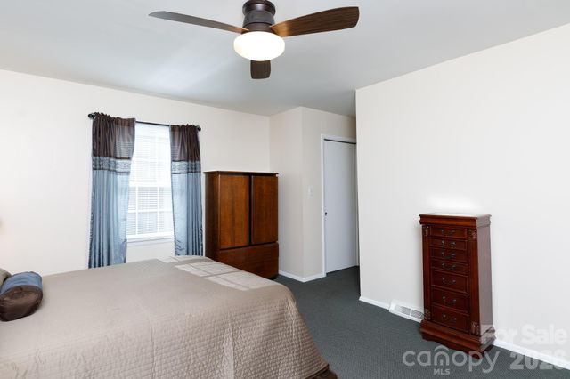 734 Charter Place, Charlotte, NC 28211