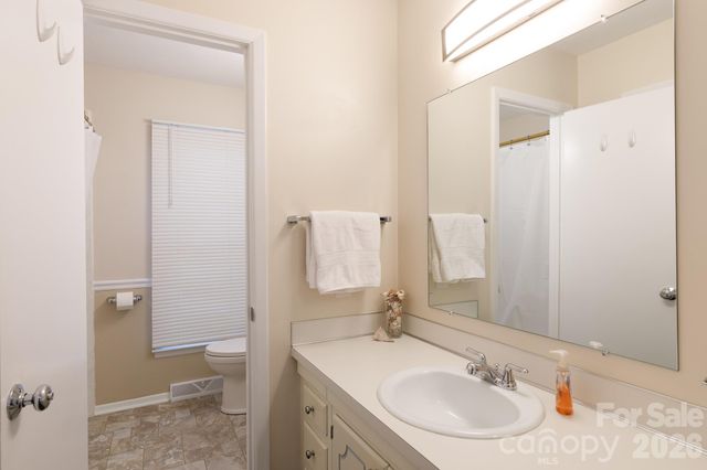 734 Charter Place, Charlotte, NC 28211