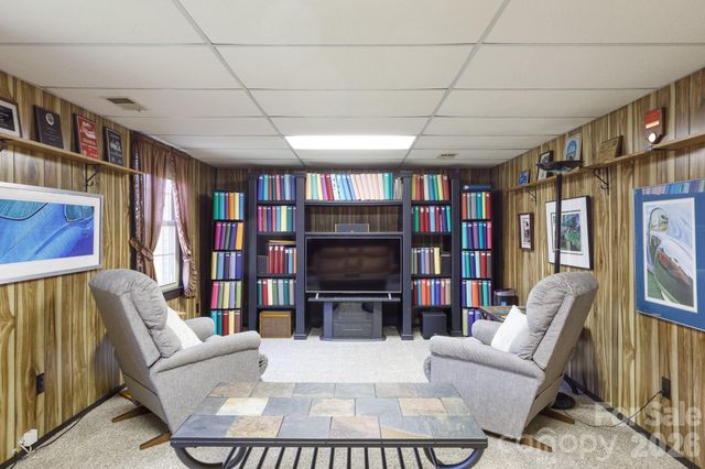 734 Charter Place, Charlotte, NC 28211