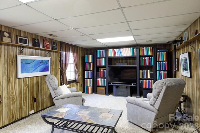 734 Charter Place, Charlotte, NC 28211