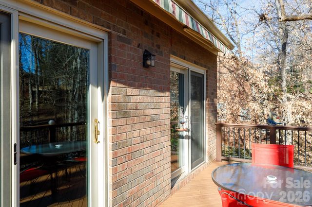 734 Charter Place, Charlotte, NC 28211