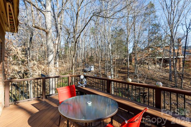 734 Charter Place, Charlotte, NC 28211