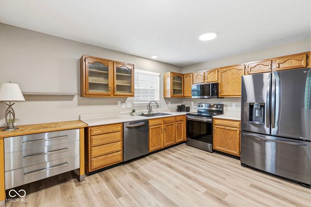 8236 Brambleberry Drive, Indianapolis, IN 46239