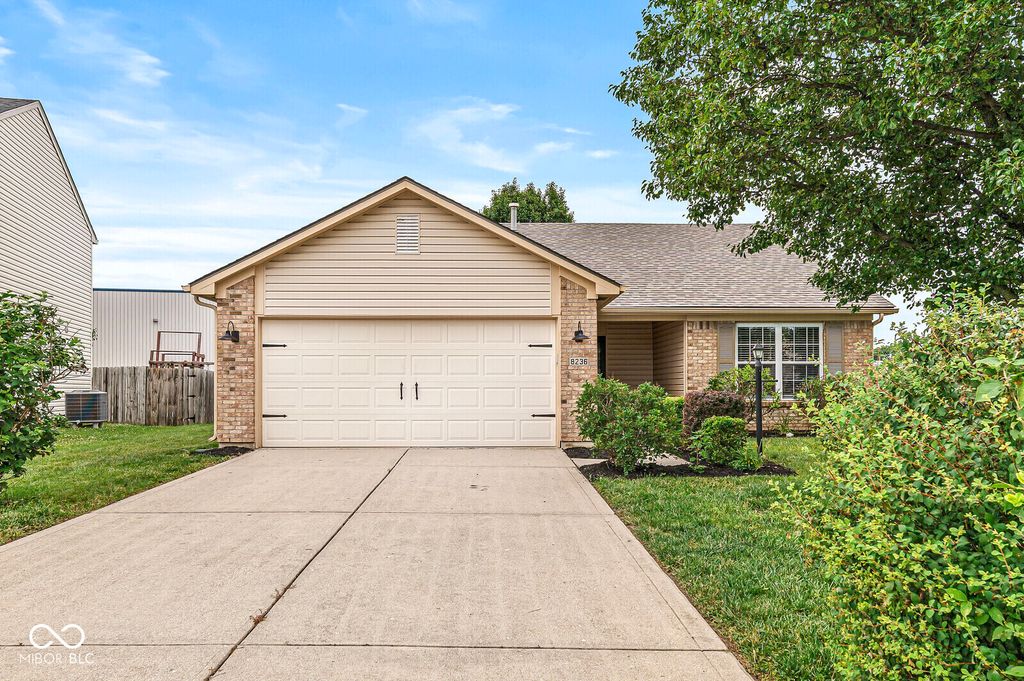8236 Brambleberry Drive, Indianapolis, IN 46239