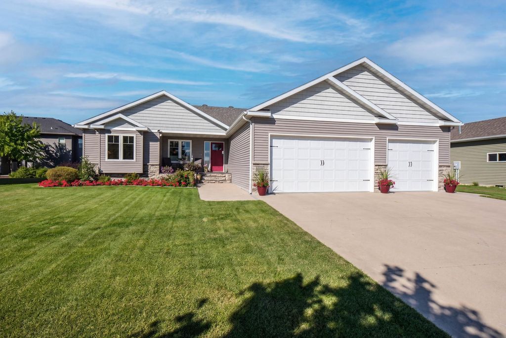 3429 55th Street S, Fargo, ND 58104