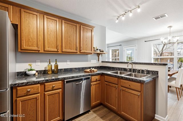 11193 Karli Lane, Biloxi, MS 39532