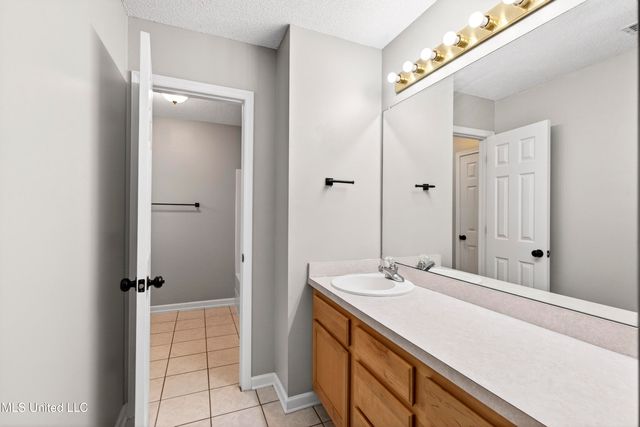 11193 Karli Lane, Biloxi, MS 39532