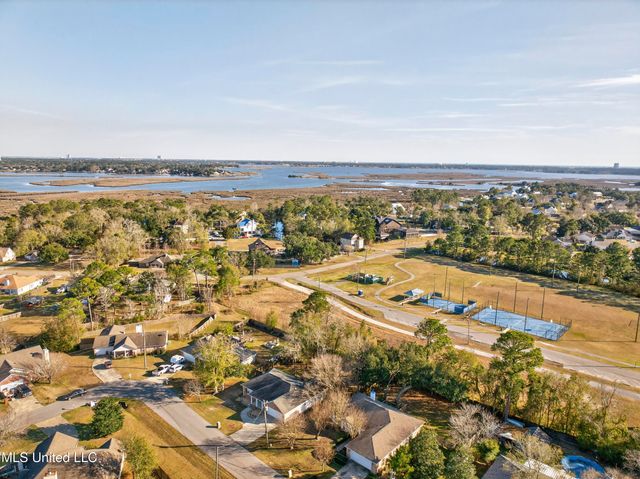 11193 Karli Lane, Biloxi, MS 39532