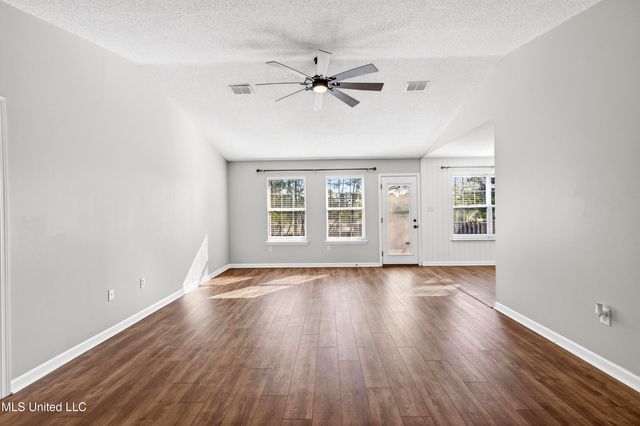 11193 Karli Lane, Biloxi, MS 39532