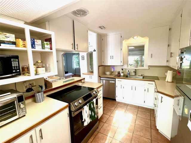 1723 NW 7TH AVENUE, Gainesville, FL 32603