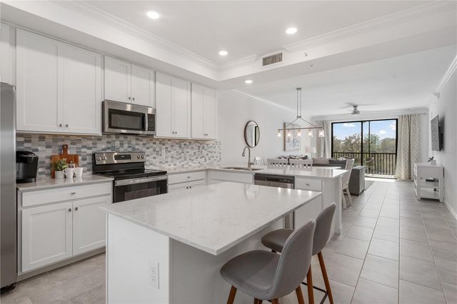 18028 GAWTHROP DRIVE 304, Bradenton, FL 34211