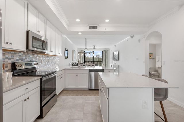 18028 GAWTHROP DRIVE 304, Bradenton, FL 34211