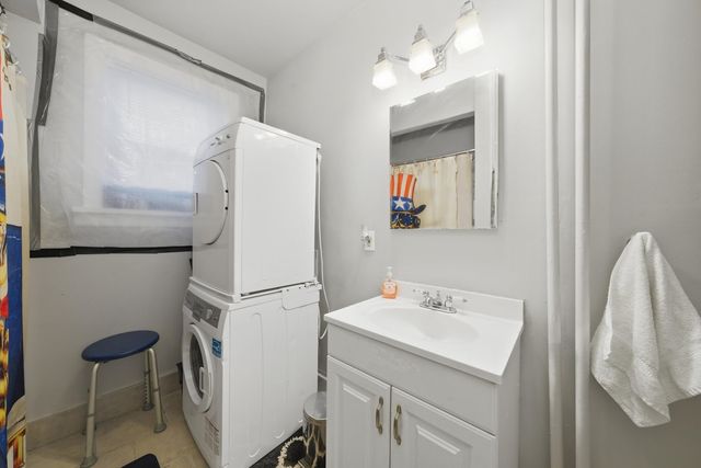 2924 S Princeton Avenue, Chicago, IL 60616