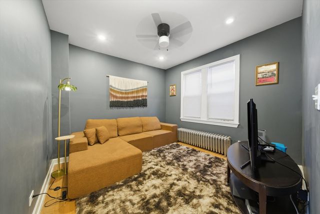 2924 S Princeton Avenue, Chicago, IL 60616