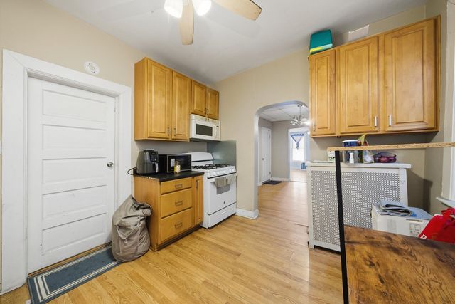 2924 S Princeton Avenue, Chicago, IL 60616