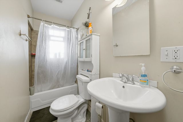 2924 S Princeton Avenue, Chicago, IL 60616