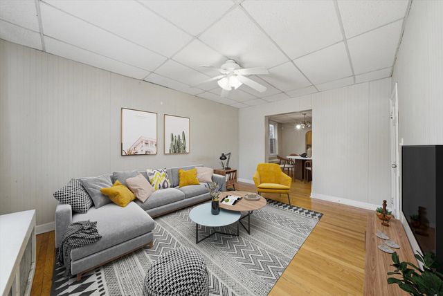 2924 S Princeton Avenue, Chicago, IL 60616