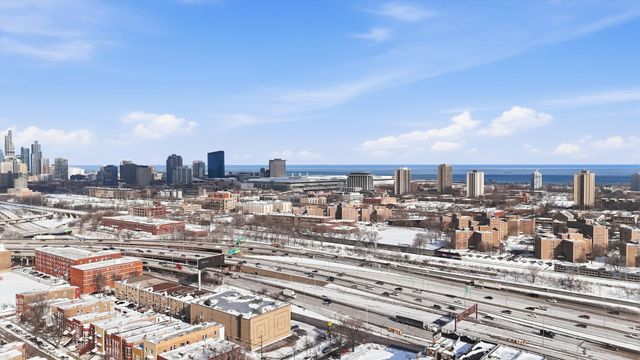 2924 S Princeton Avenue, Chicago, IL 60616